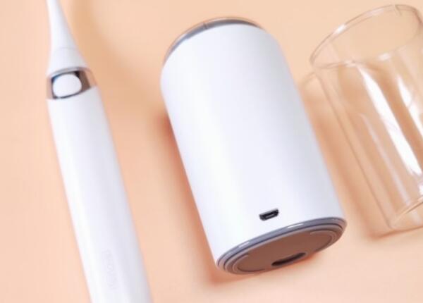 牙刷充電方式選擇：電動(dòng)牙刷是無線充電好還是有線好？