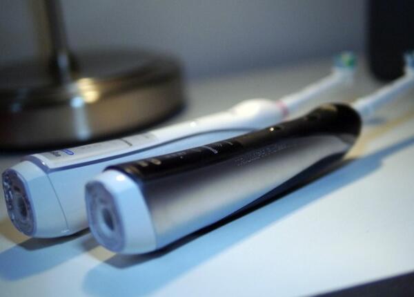 歐樂b電動牙刷充電器如何使用？從入門到精通，一篇就懂
